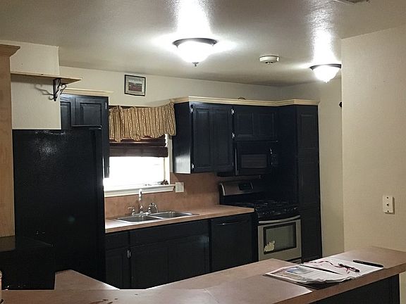 4th image of 508 N Fort Worth St