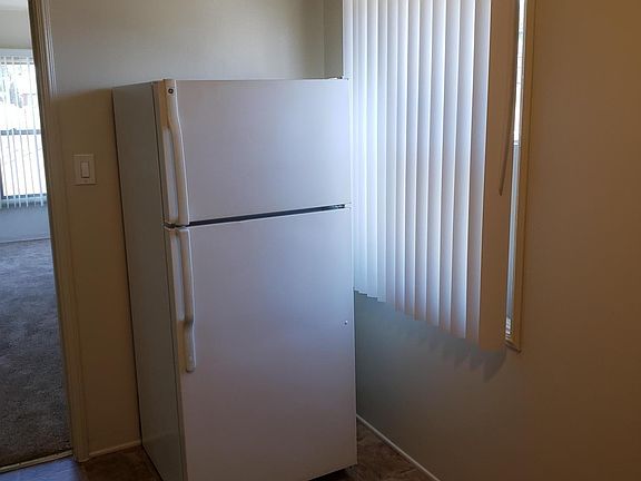 5th image of 266 Glendora Ave