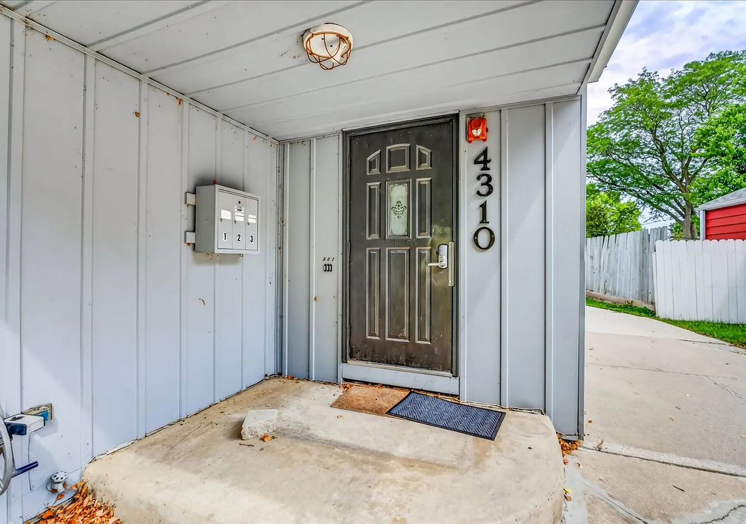 4310 Mohawk Dr — Photo 3
