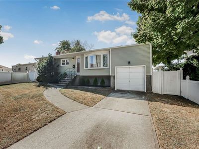 5 Birch Lane, Farmingdale, NY, 11735