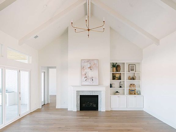4th image of 2032 Meadowlark Ct