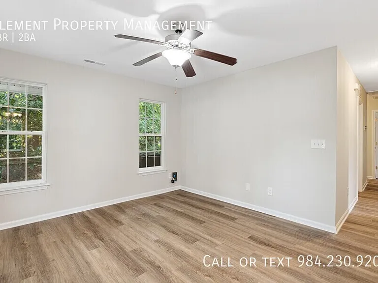 338 E Spring St — Photo 3