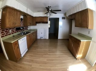 6174 S 38th St, Greenfield, WI 53221