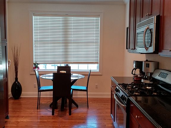 5th image of 104 Villa Ct