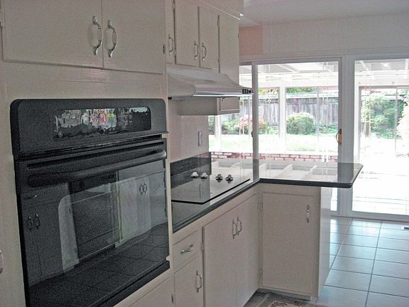 Updated Kitchen w/Granite Counters