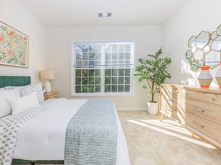 Knoll Crest Apartments — Photo 56