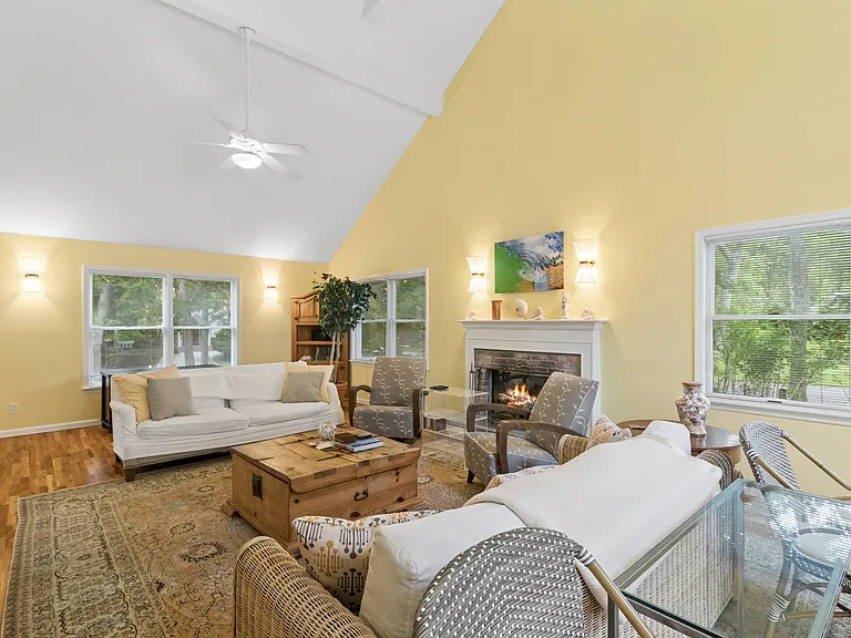 53 Woodruff Ln — Photo 6