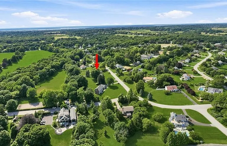 131 Taylor Rd — Photo 31