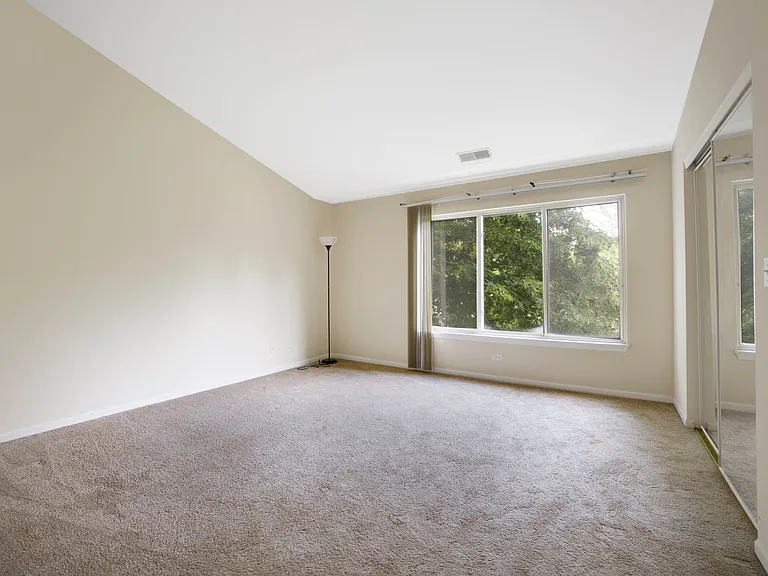 3073 Kentshire Cir — Photo 14