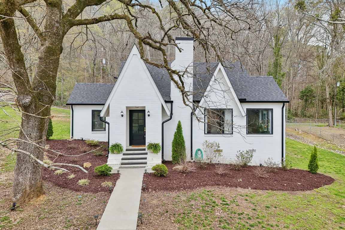 5th Ave-S1903-001.jpg