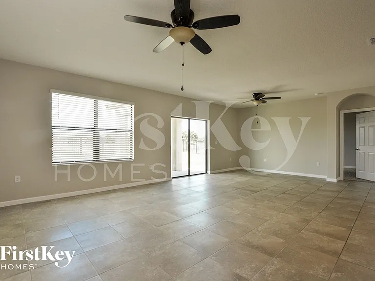 3738 Loggerhead Ln — Photo 3