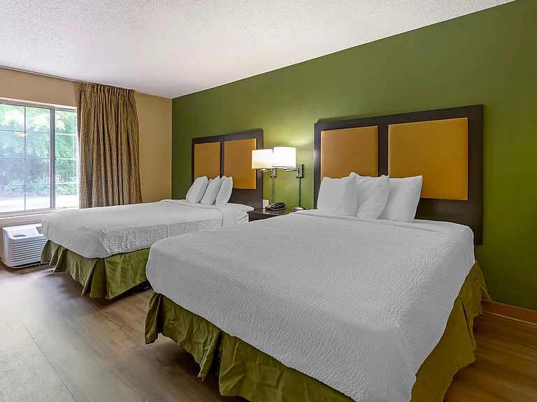 Studio Suite - 2 Full Beds