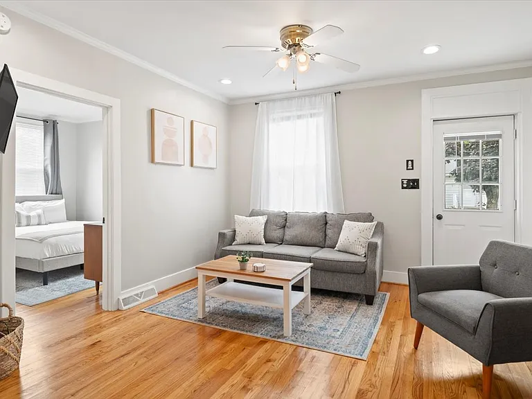123 W Circular St #1 — Photo 8