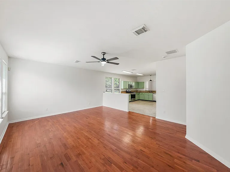 923 Shirefield Ln — Photo 17