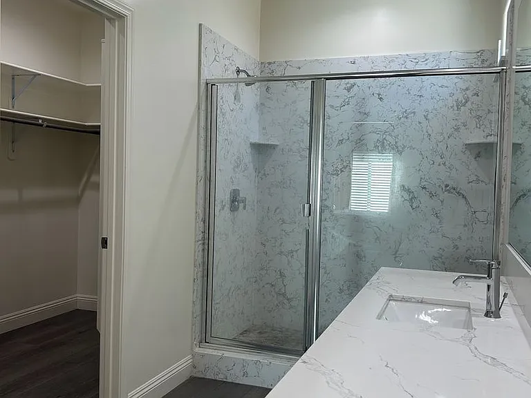 432 Thomas St — Photo 12