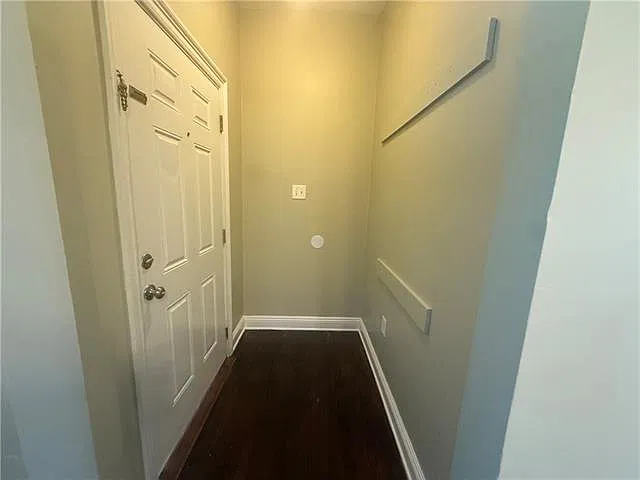 2 bed, 1.0 bath, 1000 sqft, $1,275 — Photo 2