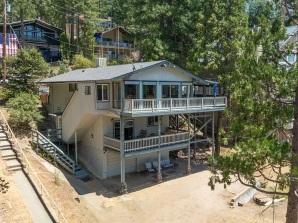 37744 Shoreline Dr, Bass Lake, CA 93604
