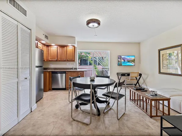 630 85th St APT 110, Miami Beach, FL 33141