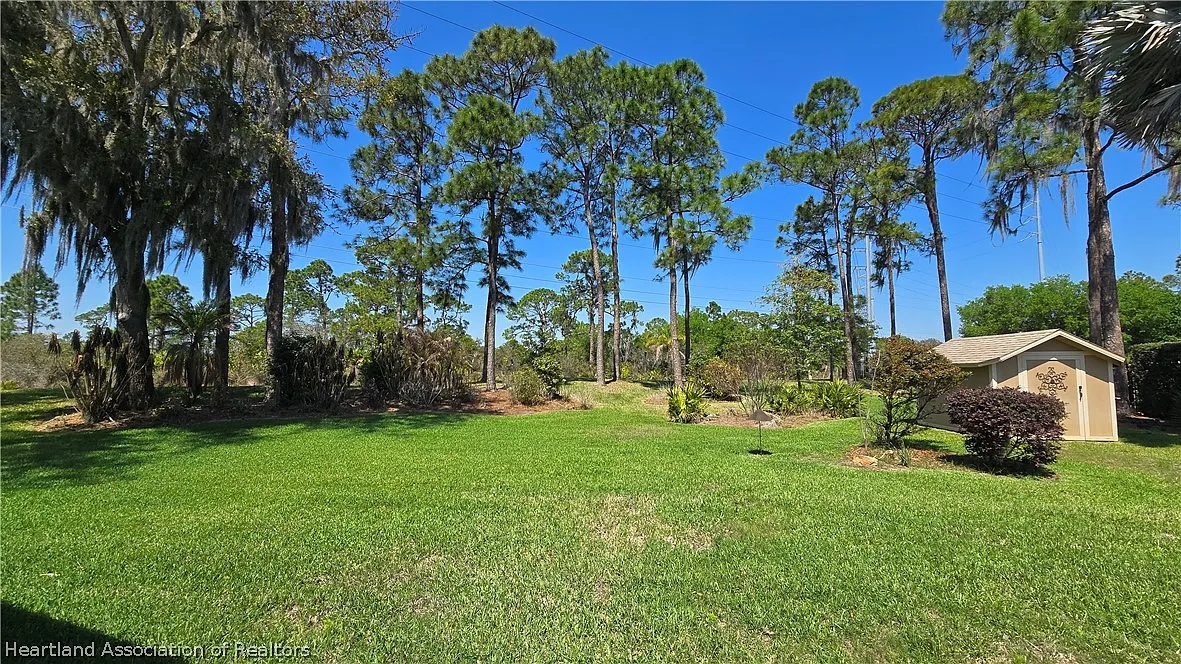 3 bed, 2.0 bath, 1688 sqft, $2,000 — Photo 4