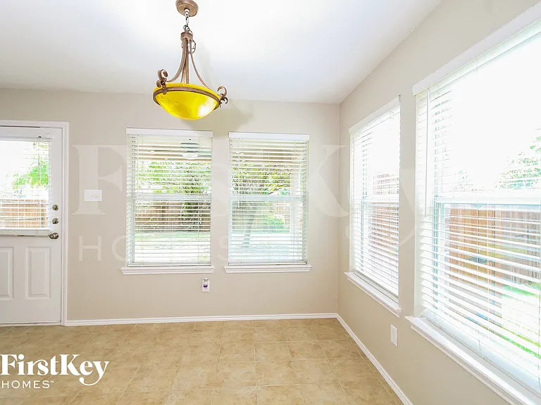 2200 Malone Dr — Photo 6