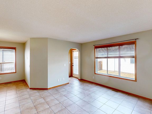 2nd image of 937 Arbour Lake Rd NW