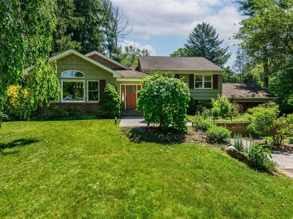 18 Salem Ridge Drive, Huntington, NY 11743