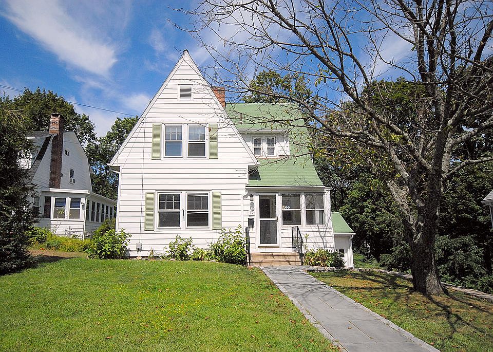 1st image of 31 Eversley Ave