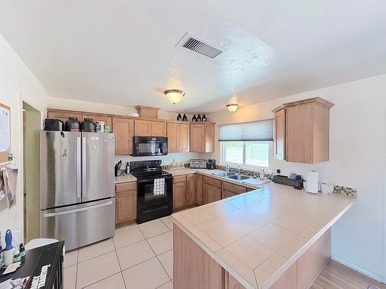 3200 California St NE — Photo 8