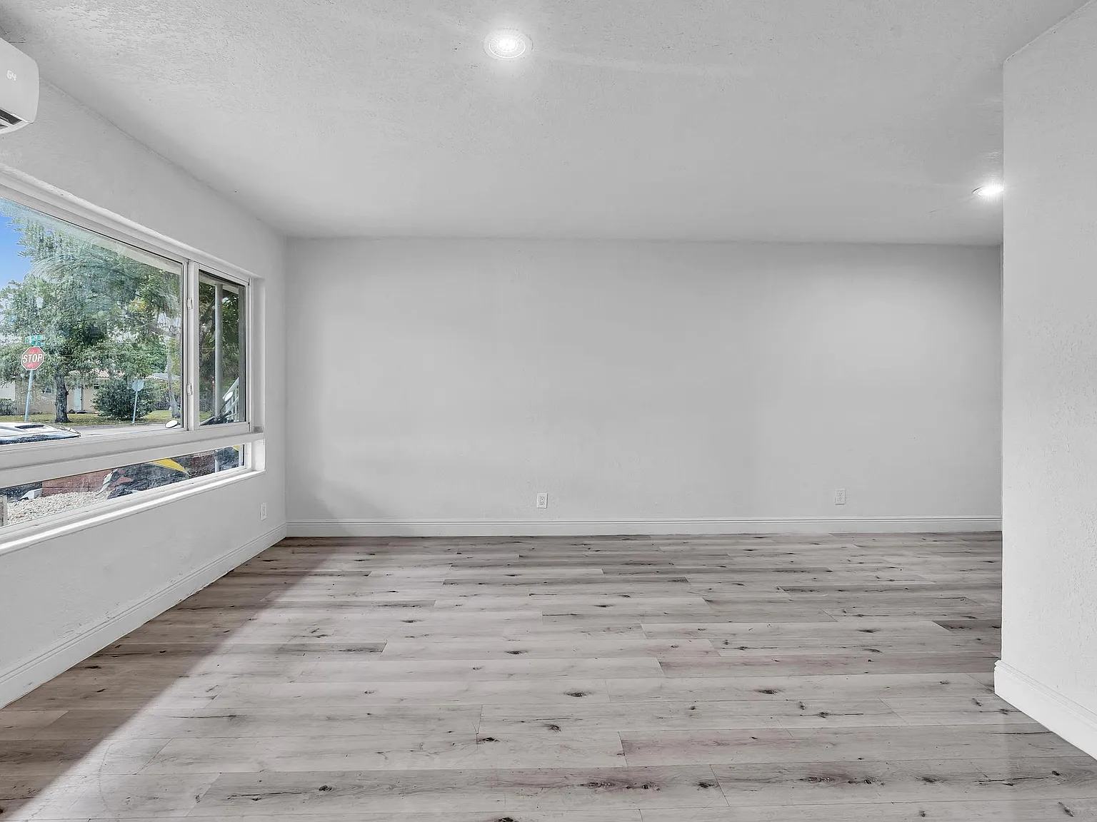 1 bed, 700 sqft, $1,595 — Photo 2