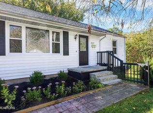 657 Robertsville Rd, Oak Ridge, TN 37830