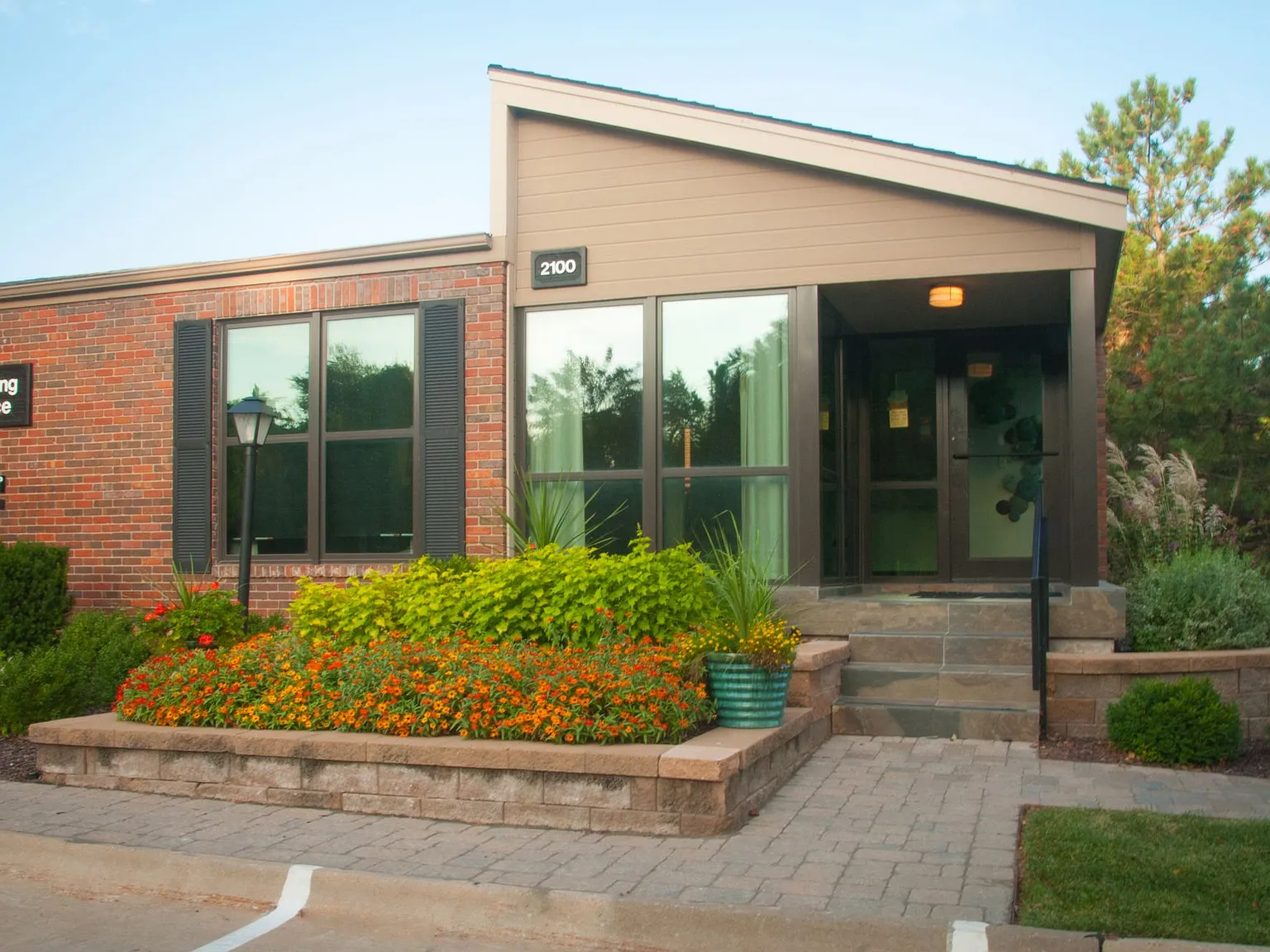 Westchester Park Apartments — Photo 3