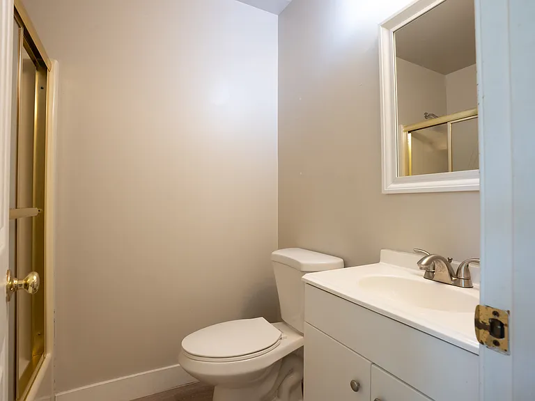 662 Grenada Ln — Photo 8