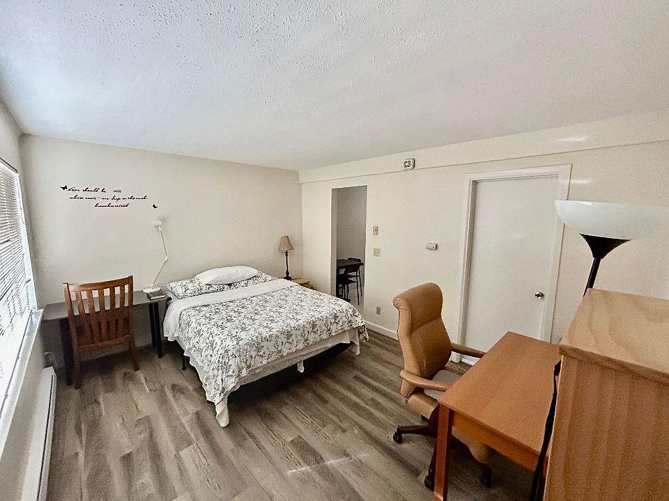 1st image of 4145 11th Ave NE APT 6