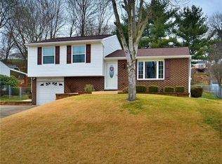 1822 Ivanhoe Dr, North Huntingdon, PA 15642