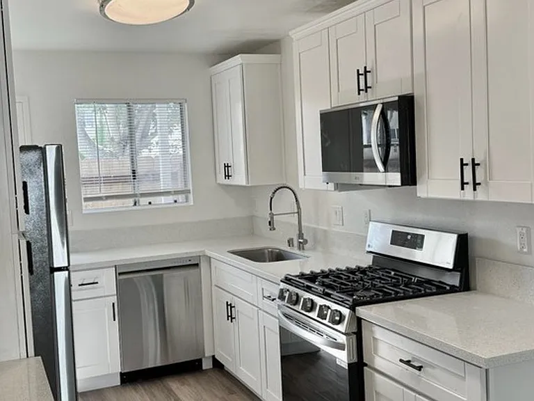 3515-3563 Roosevelt St - Su Casa Apartments — Photo 5