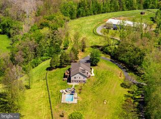 7312 Oak Ln, Marshall, VA 20115