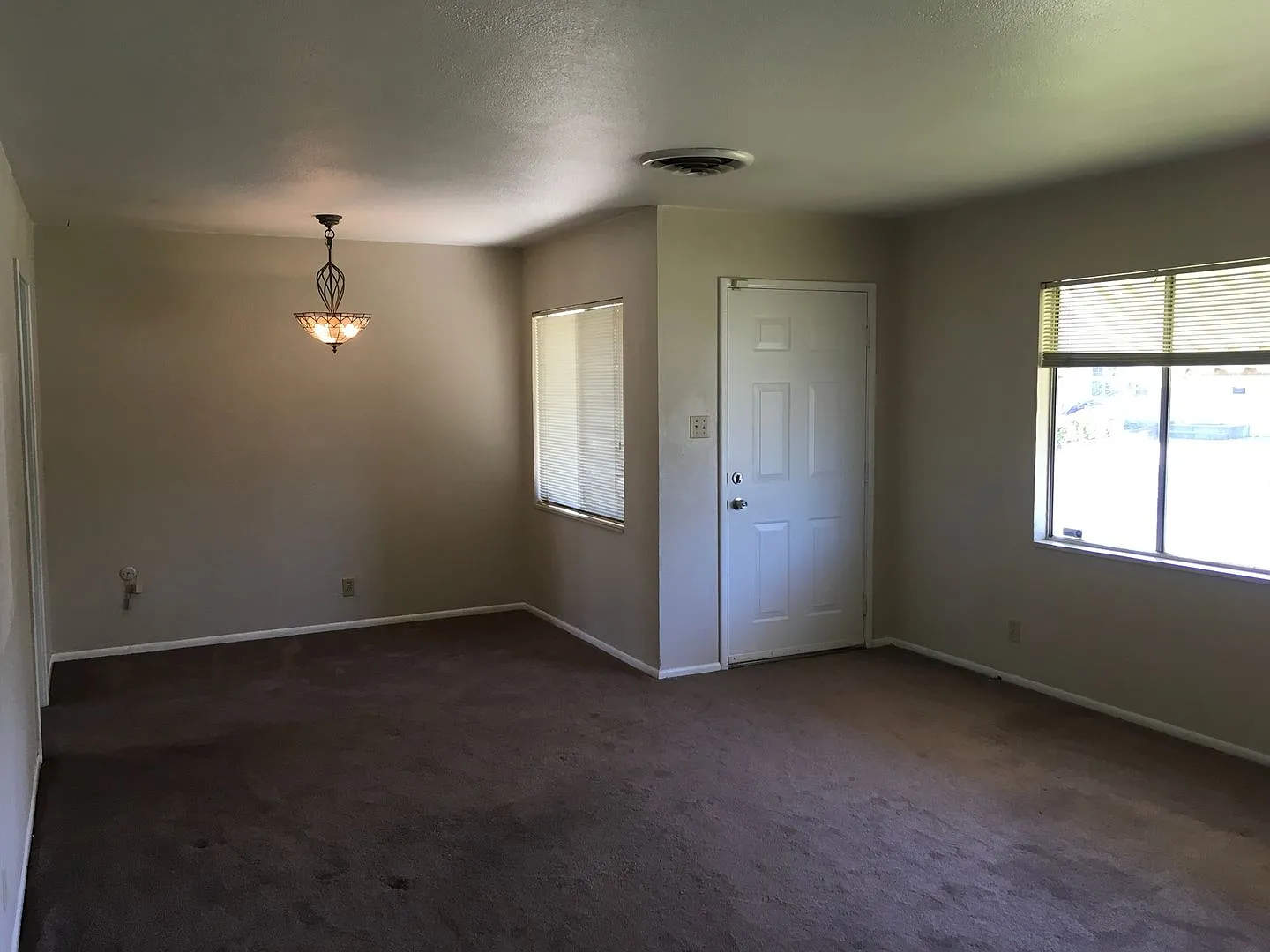 South Bechelli 3 Bedroom Home — Photo 3