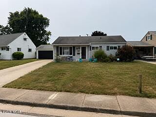 1st image of 729 Lake Ave