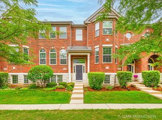 27W739 N Meadowview Dr, Winfield, IL 60190