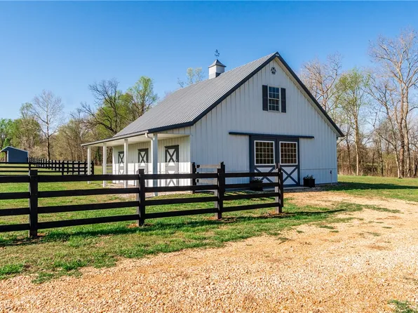 19218 Huntington Dr, Gravette, AR 72736