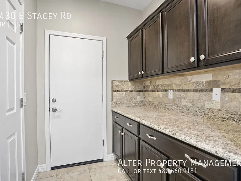 2430 E Stacey Rd — Photo 17