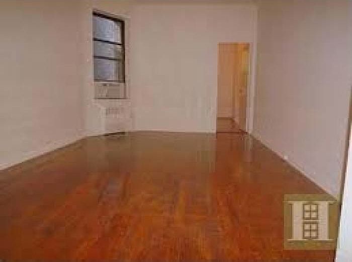 2nd image of 250 W 108th St