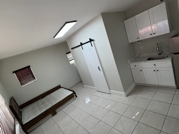 721 NW 12th Ct #1, Miami, FL 33125