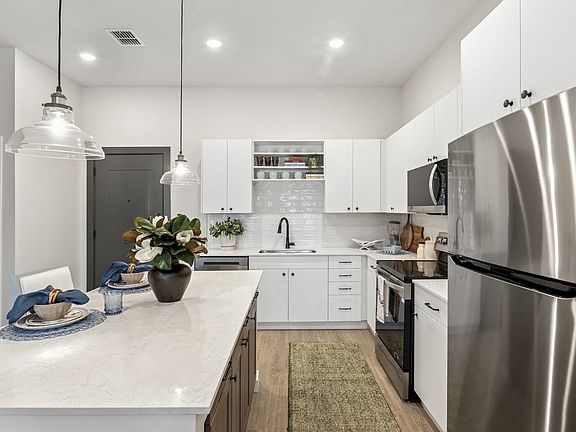 3rd image of 1200 Loveland Blvd #331