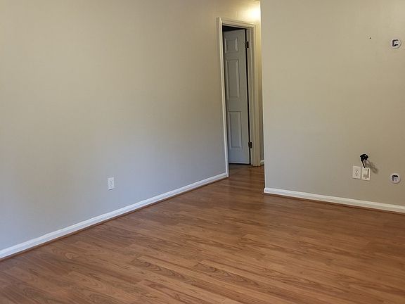 2nd image of 3310 Cedarhurst Dr