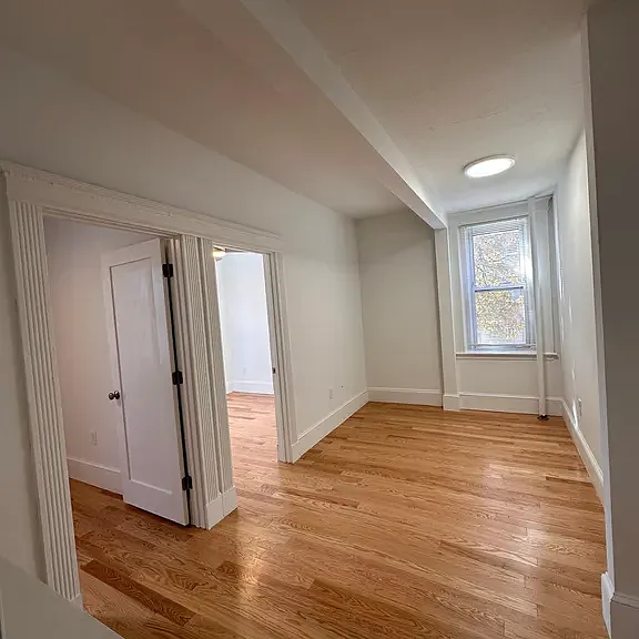 18 Centre St #106 — Photo 4