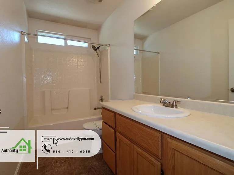 1108 Grange St #B — Photo 11
