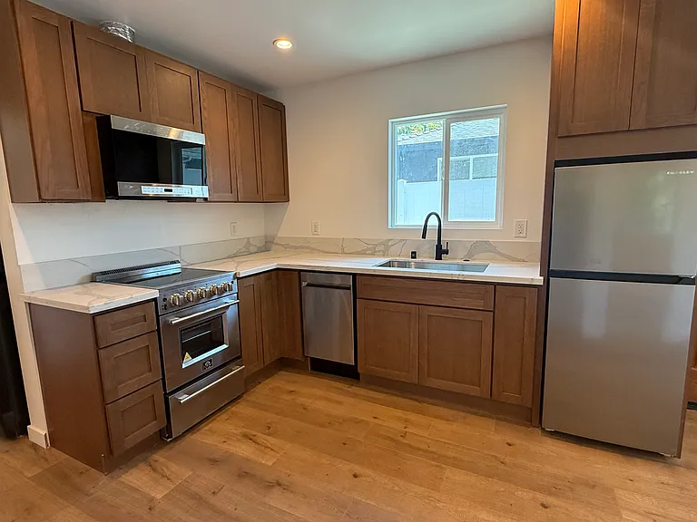 1849 Fanwood Ave #1/2 — Photo 3