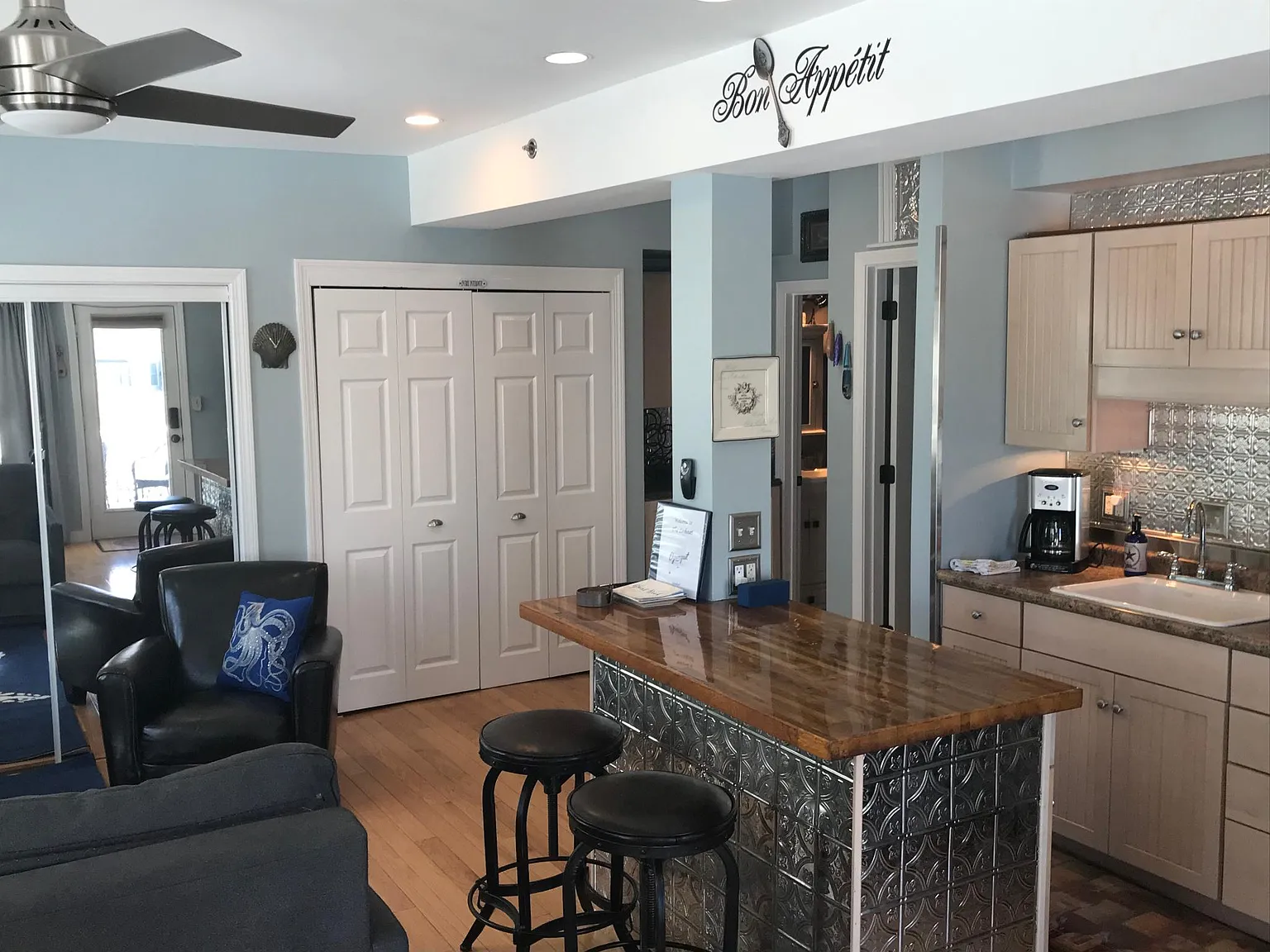 1 bed, 700 sqft, $1,795 — Photo 3