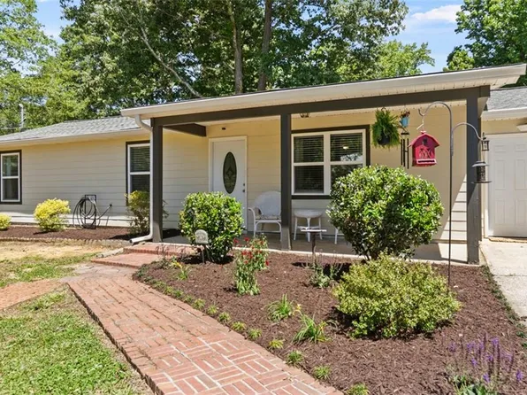 28 Rose Ct, Powder Springs, GA 30127